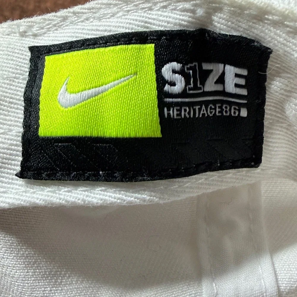 Nike Heritage86 Adjustable Hat White Cotton Twill Futura Logo Cap AO8662-101